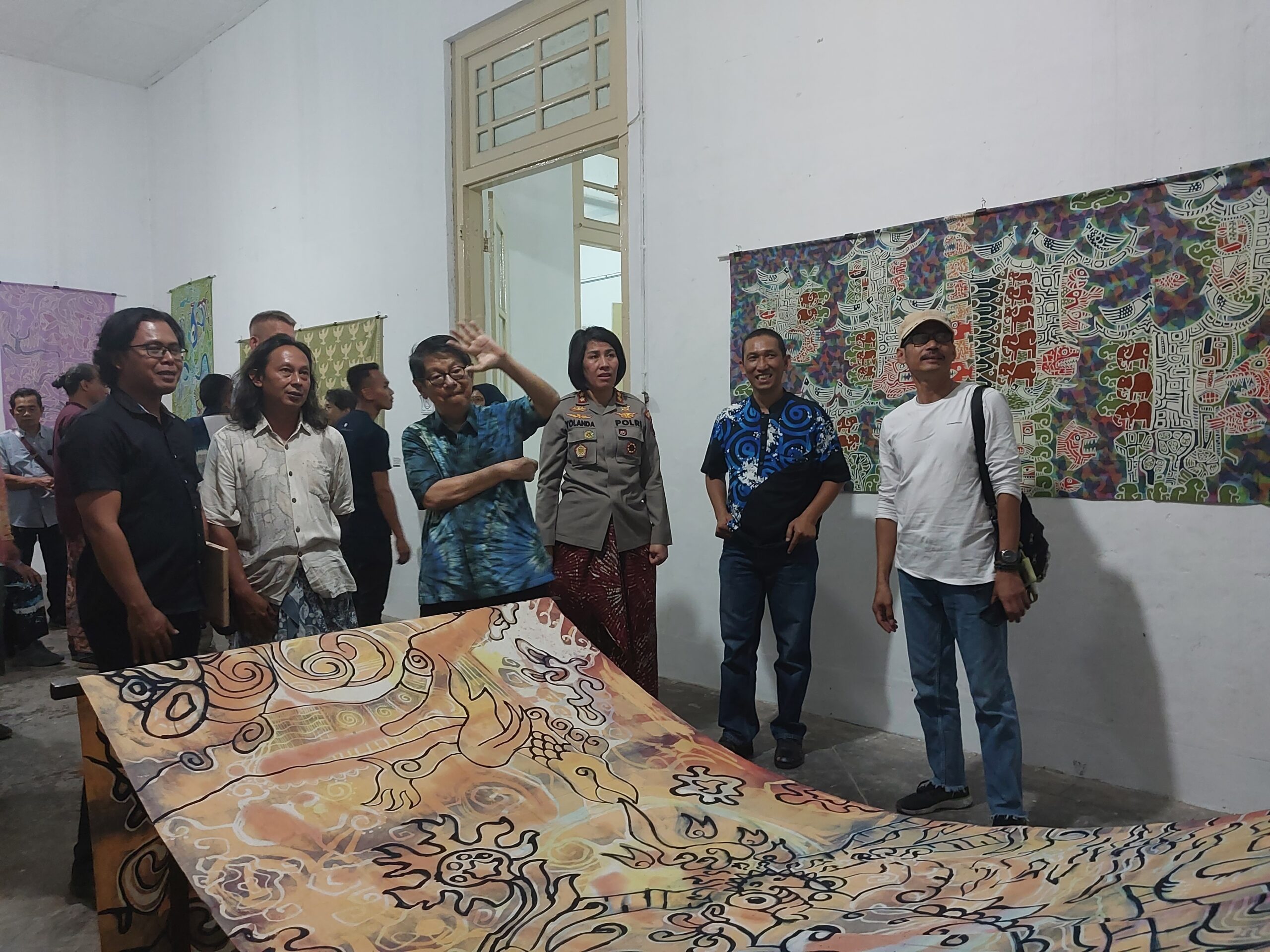 Pameran Batas Titik di Magelang Hidupkan Seni Rupa Batik Lukis, Ada 20 Lebih Seniman