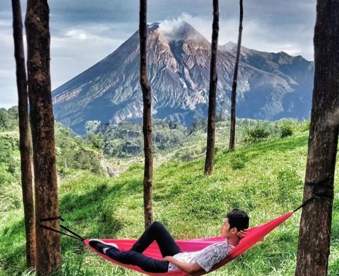 6 Gunung Berapi Paling Aktif di Indonesia, Gunung di Pulau Jawa Nomor 1 Sering Meletus Sampai Sekarang